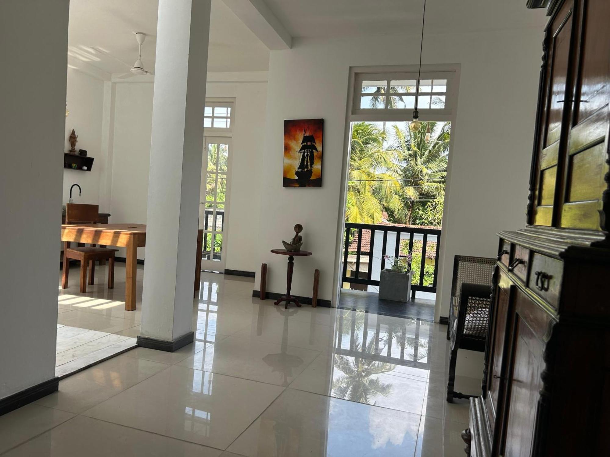 White House & Sea Food Restaurant Hostel Hikkaduwa Exterior photo
